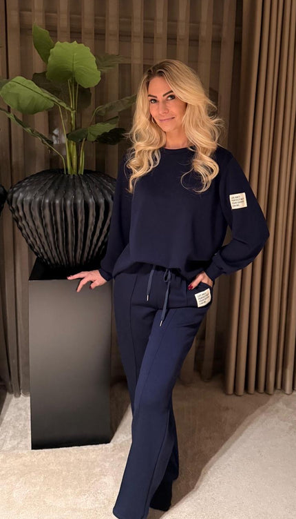 Life Isn't Perfect Set Donkerblauw