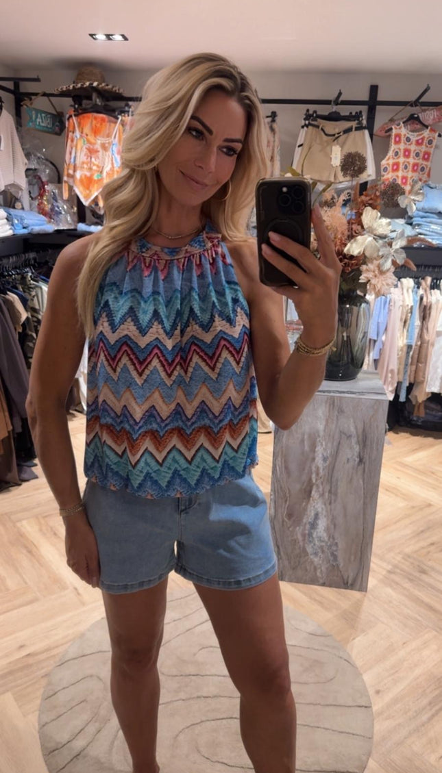 Kleurrijke zigzag top met halter-hals