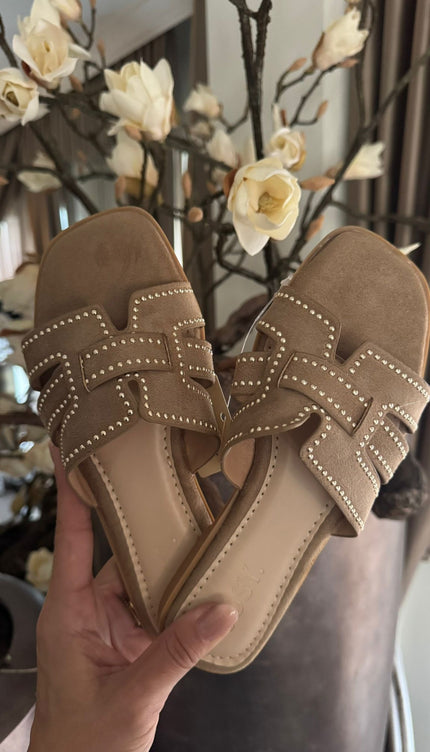 Slippers Met Studs Taupe