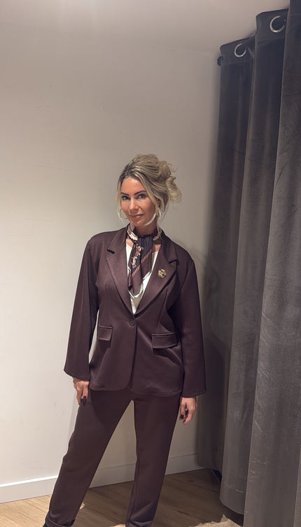 2 Delig Damespak Met Sjaal Bruin