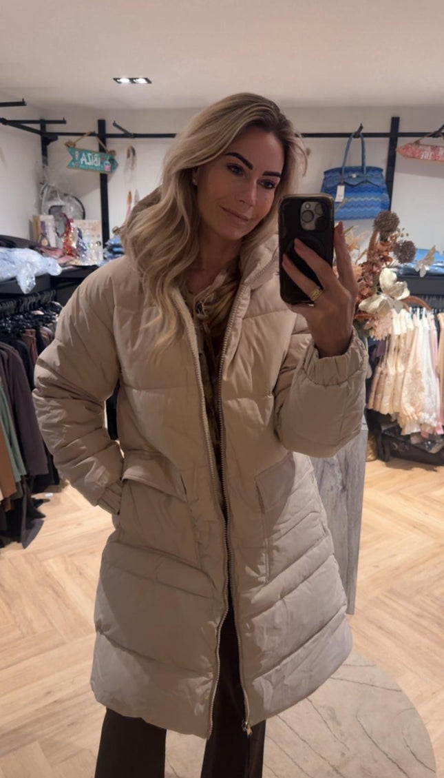 Beige gevoerde jas met capuchon