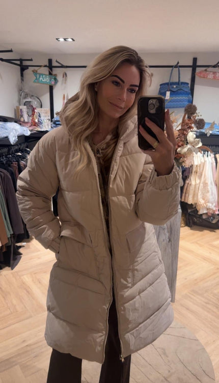 Beige gevoerde jas met capuchon