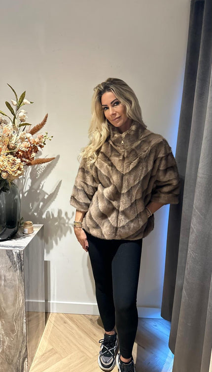 Poncho Furry Taupe Stripes