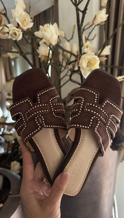 Slippers Met Studs Bruin