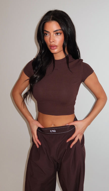 GILL CROPPED TEE - CACAO
