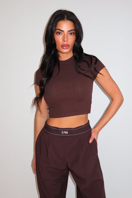 GILL CROPPED TEE - CACAO